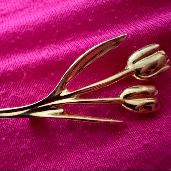 Sarah Coventry Jewelry - Vintage Gold Tulip Brooch